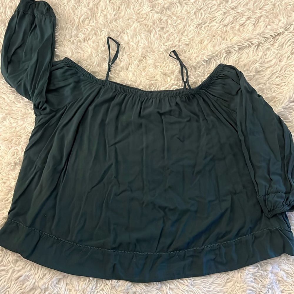 OLD NAVY off-shoulder top